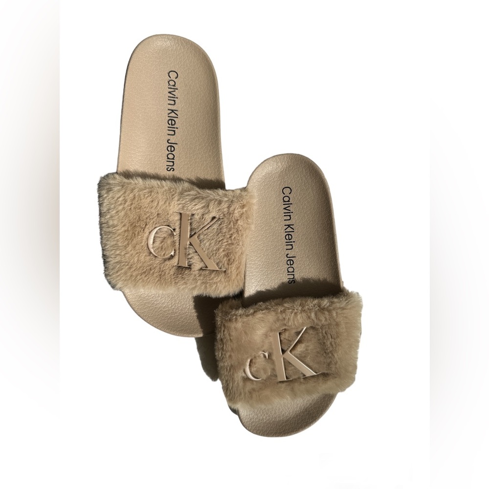 CALVIN KLEIN SLIDES in Faux Fur size 5 , Tan color